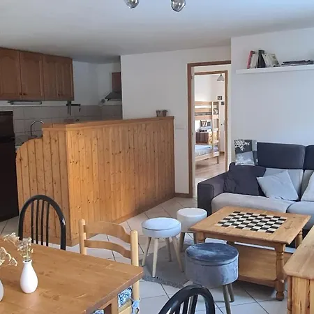 Apartment Briancon-serre Chevalier - 3 Pieces - 4 A 6 Couchages - Au Calme-jardin Mis A Dispo
